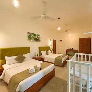 J Leaf By Blue Bird 3* Negombo